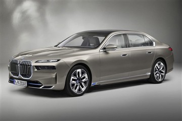BMW I7