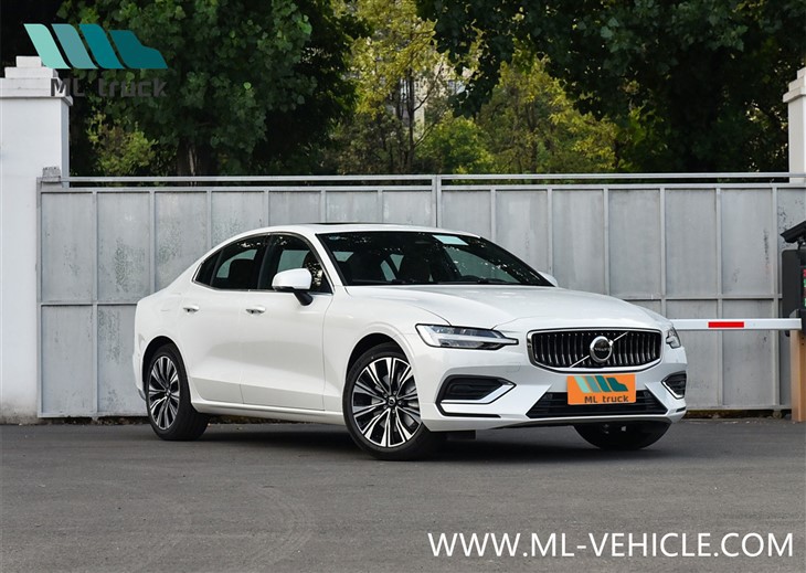 2025 VOLVO S60 Sedan