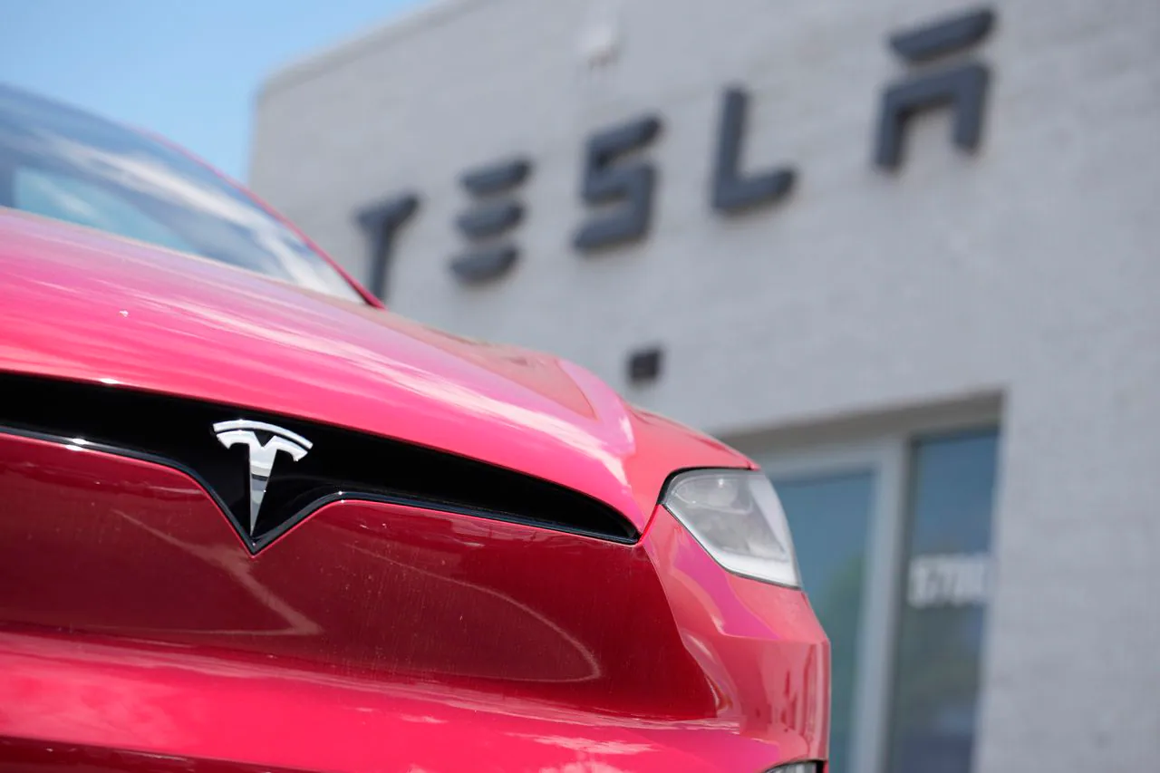 Tesla povlači preko 1,61 miliona vozila u S3XY seriji